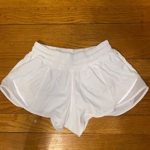 Lulu lemon hotty hot shorts 2.5”